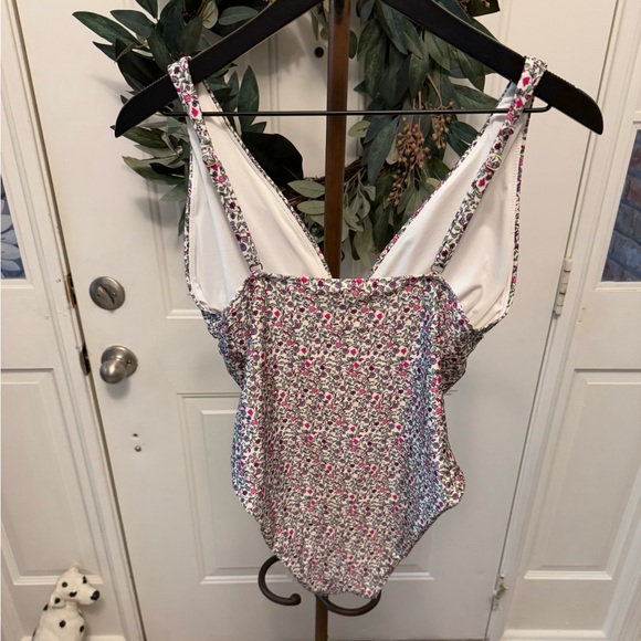 Chelsea & Violet Ditsy Tiny Floral Print Low Cut Sexy One Piece Swimsuit L - Picture 2 of 12